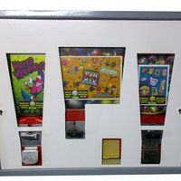 Automat von Voithofer mit Süßigkeiten und Spielzeug
